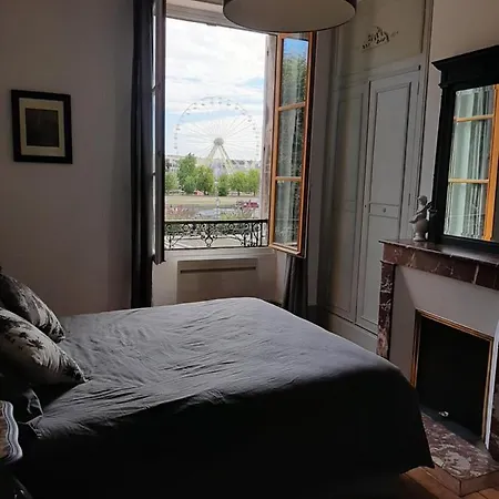 Et au pied coule une rivière, situation et vue idéales Auxerre Extérieur photo