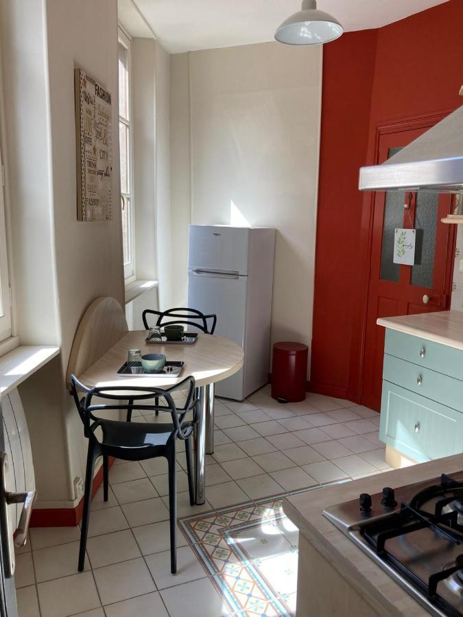 Et Au Pied Coule Riviere, Situation Et Vue Ideales Apartment *