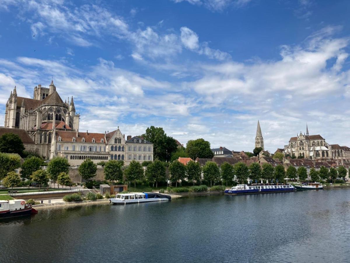 Apartment Et Au Pied Coule Riviere, Situation Et Vue Ideales