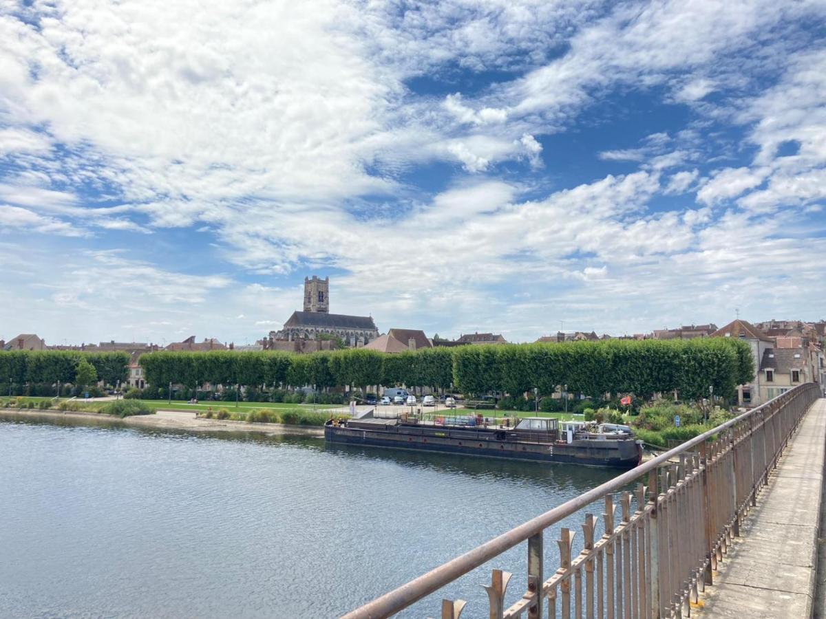 Apartment Et Au Pied Coule Riviere, Situation Et Vue Ideales Auxerre