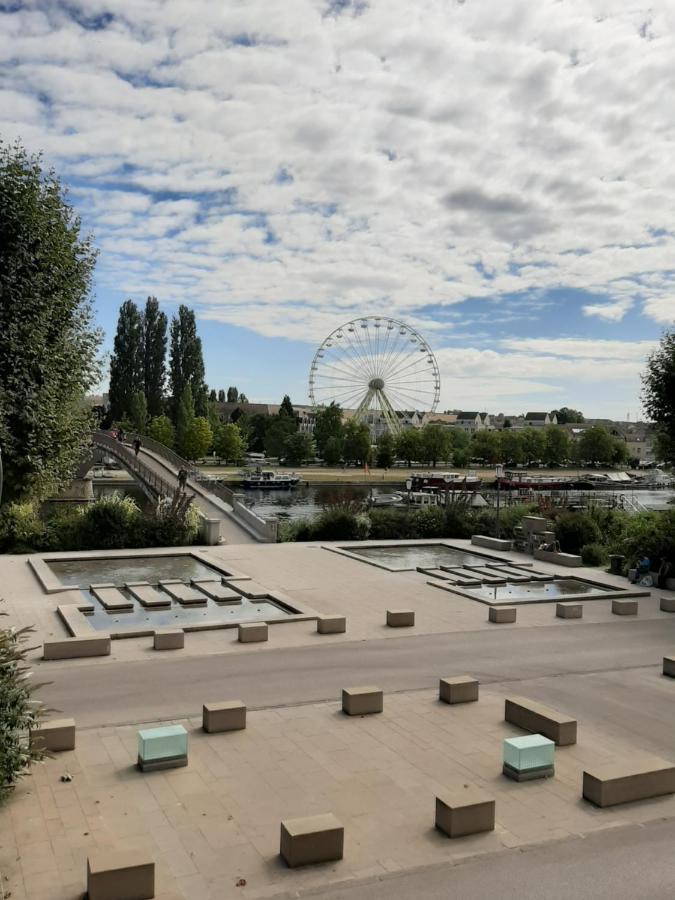Et Au Pied Coule Riviere, Situation Et Vue Ideales Apartment